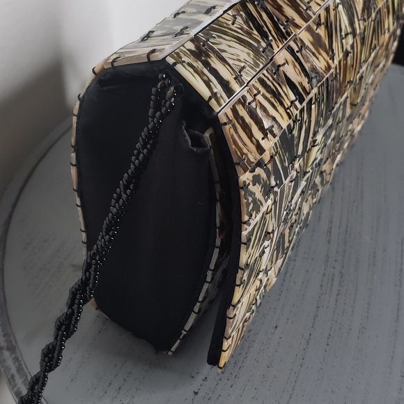 Authentic Mod by Design Shell Cross-body Bag - Picture 11 of 12